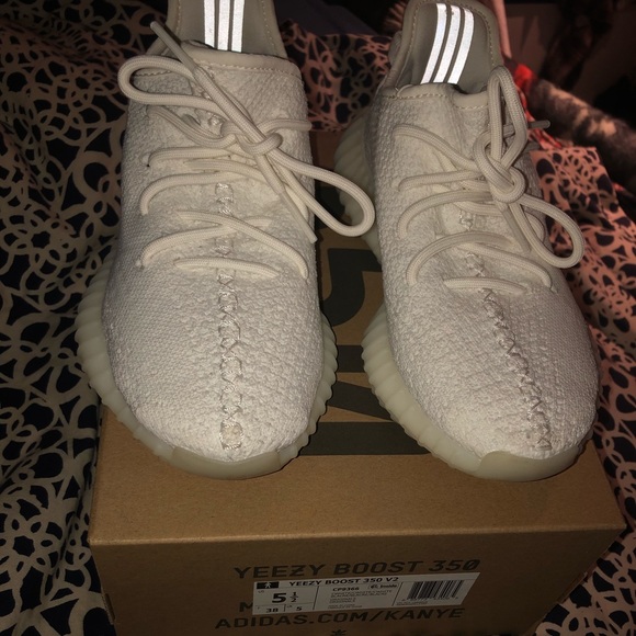 Yeezy Shoes - YEEZY BOOSTS 350 V2 TRIPLE WHITE